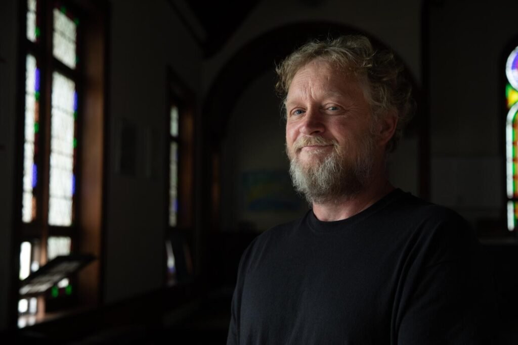 Valentine Michael Manson – Biografie, Leben und Bedeutung valentine michael manson